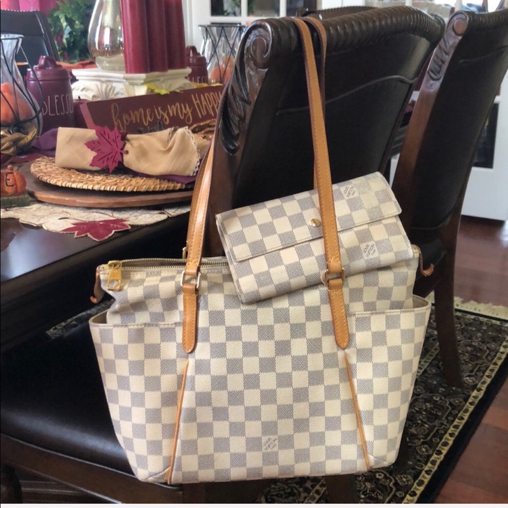 Louis Vuitton Damier Totally Handbag MM and Wallet